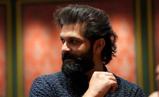 शिवाजी महाराजांच्या पुतळ्याचे लोकार्पण मनसे नेते अमित ठाकरे यांच्याविरुद्ध गुन्हा दाखल