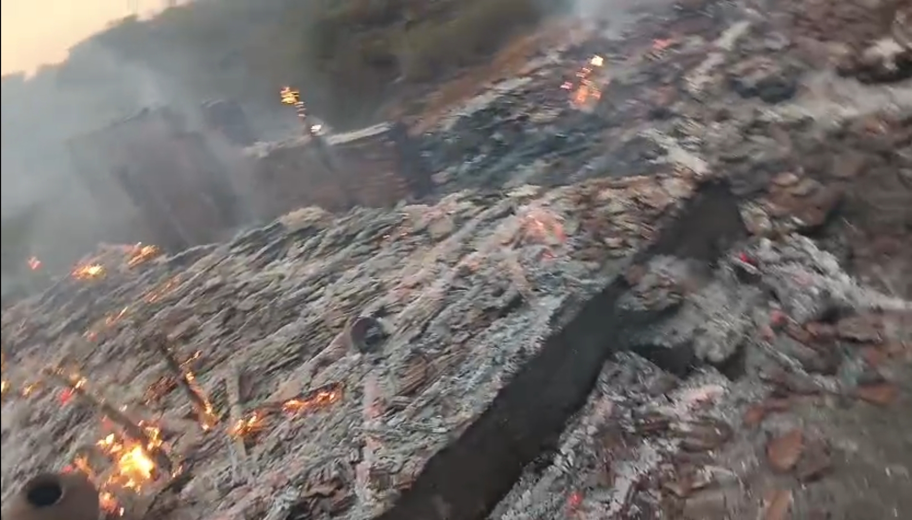 रोहा तालुक्यात वणव्यात ४८ घरे जळून खाक 